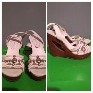 Women's shoes